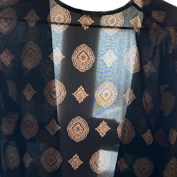 I. JOAH kimono - Picture 4 of 4